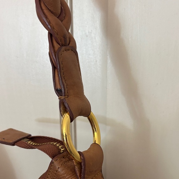 Mulberry Tan Leather Shoulder Bag with Gold Accents - Picture 7 of 12